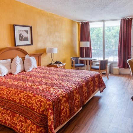 Budgetel Inn & Suites Форест-Парк Екстер'єр фото
