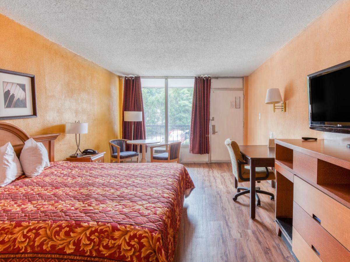 Budgetel Inn & Suites Форест-Парк Екстер'єр фото